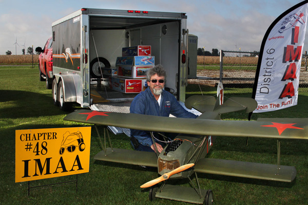 Steve Eagle -  unloads his Fokker D7